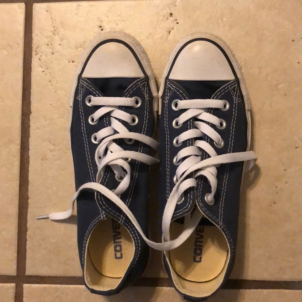 Navy Converse!